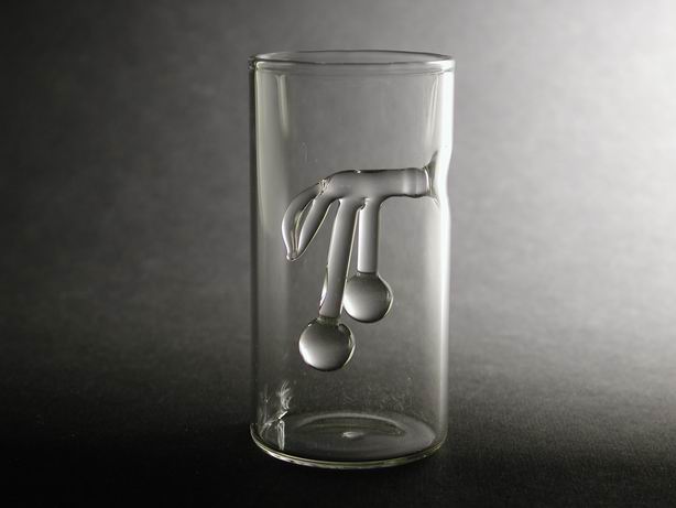 Verre d'eau de vie cerise