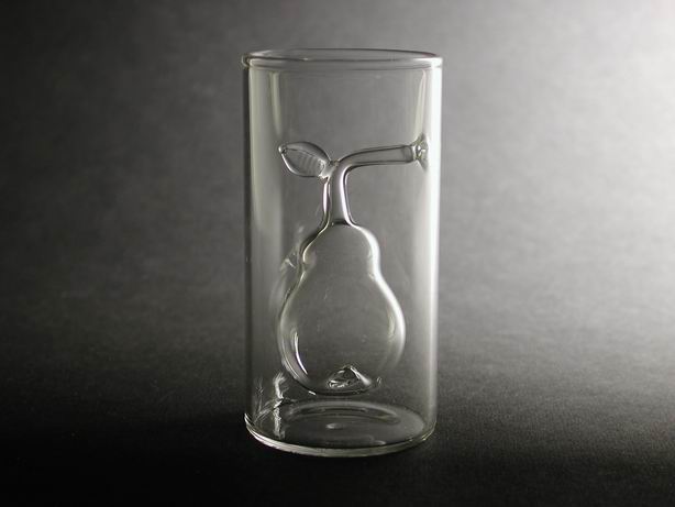 Verre d'eau de vie poire